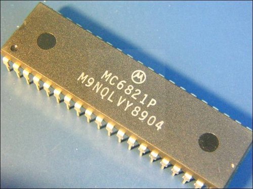 MC 6821 P PERIPHERAL INTERFACE ADAPTER (PIA) DIL40
